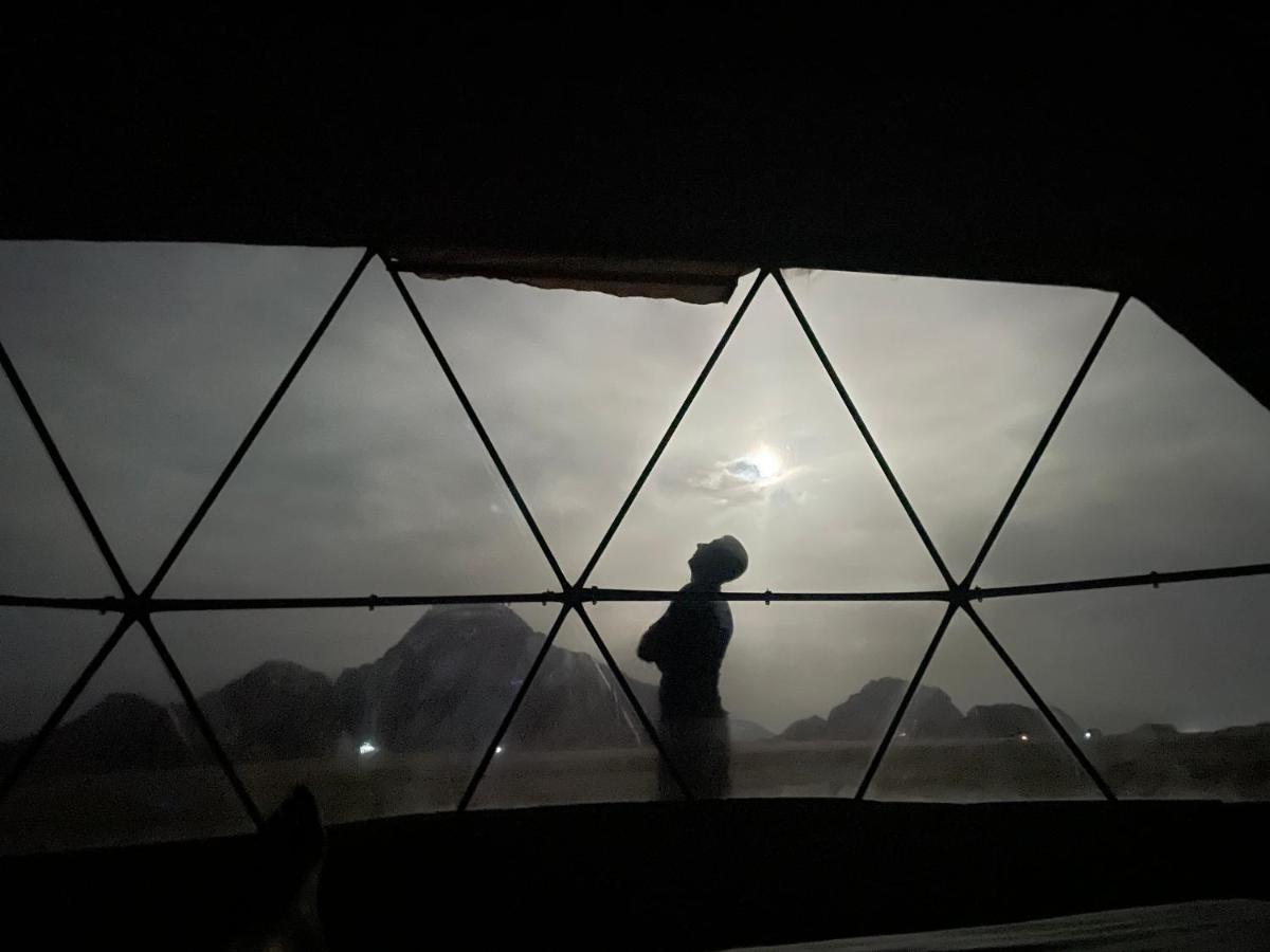 Rum Island Luxury Camp & Bubbles Hotel Wadi Rum Exteriör bild
