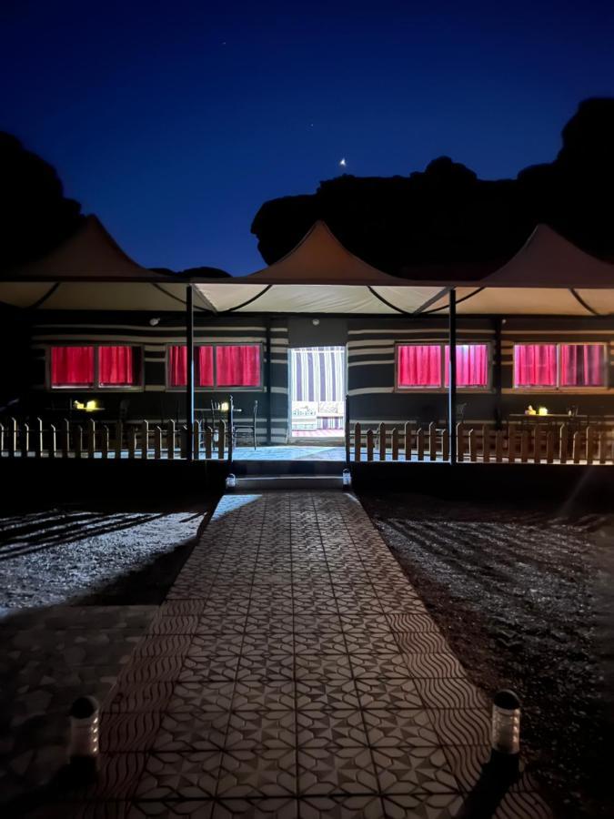 Rum Island Luxury Camp & Bubbles Hotel Wadi Rum Exteriör bild