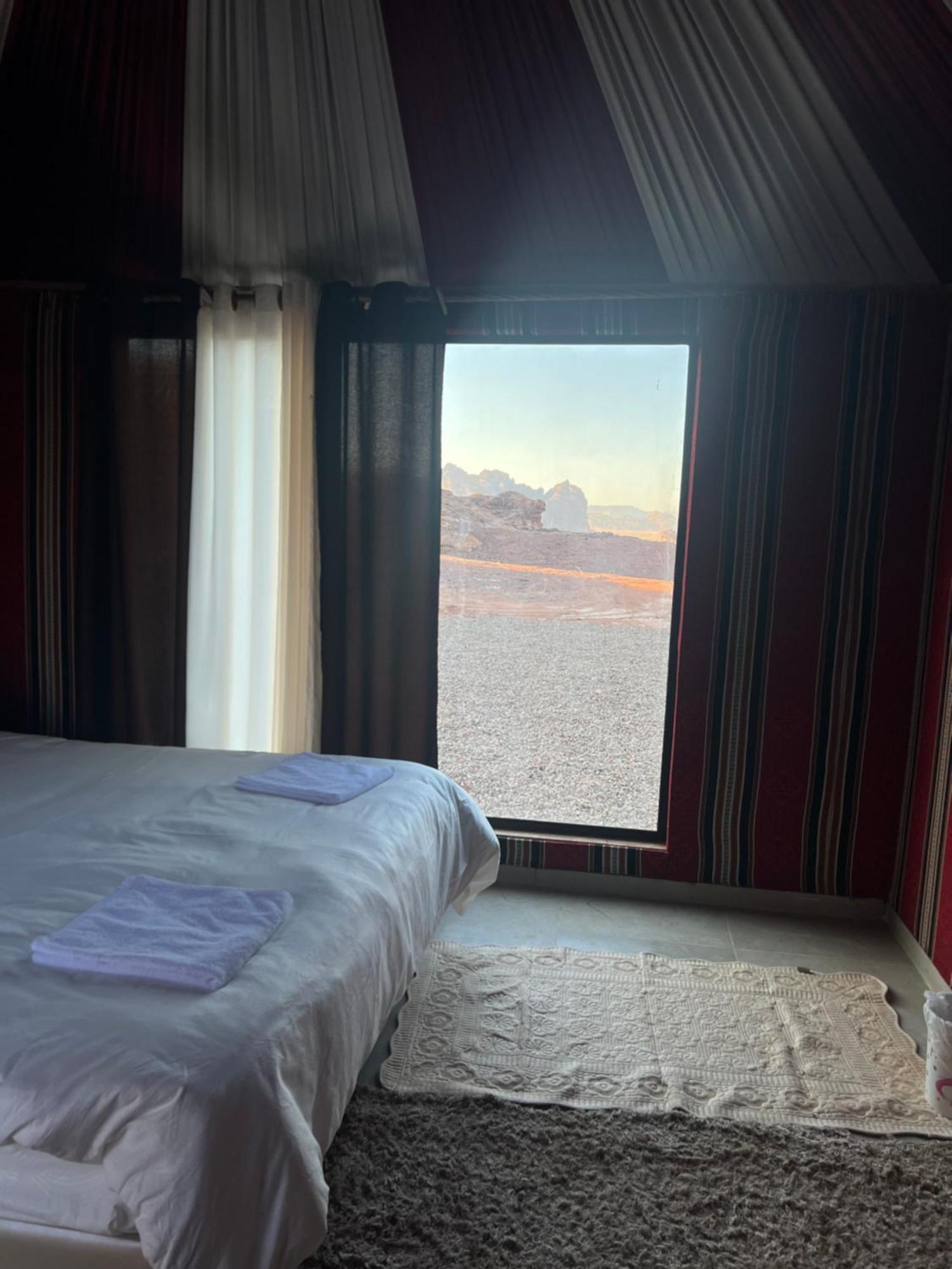 Rum Island Luxury Camp & Bubbles Hotel Wadi Rum Exteriör bild