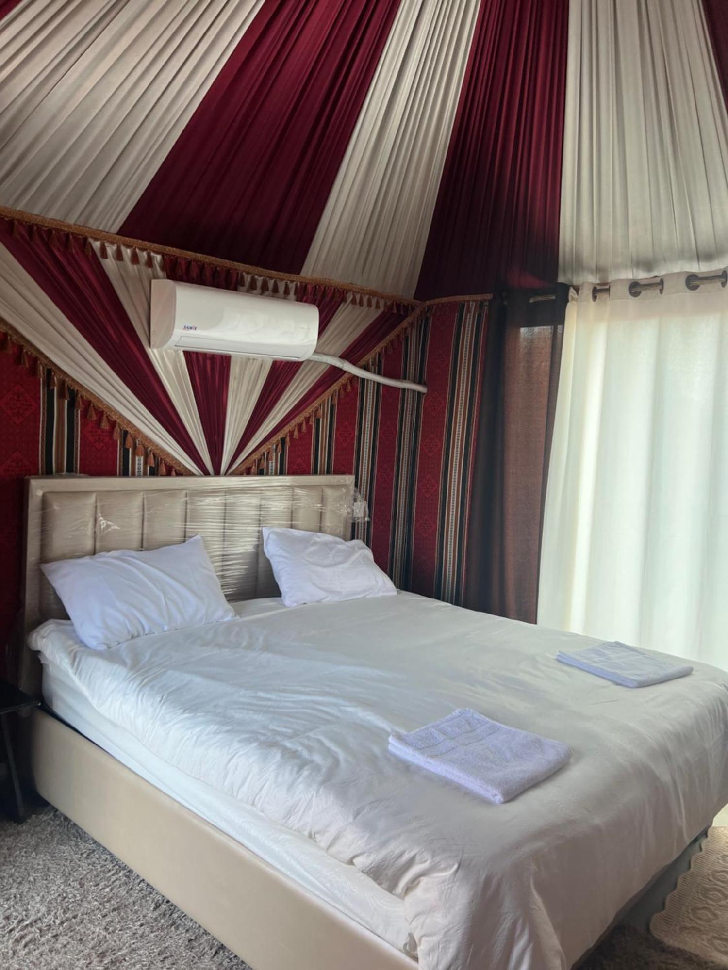 Rum Island Luxury Camp & Bubbles Hotel Wadi Rum Exteriör bild