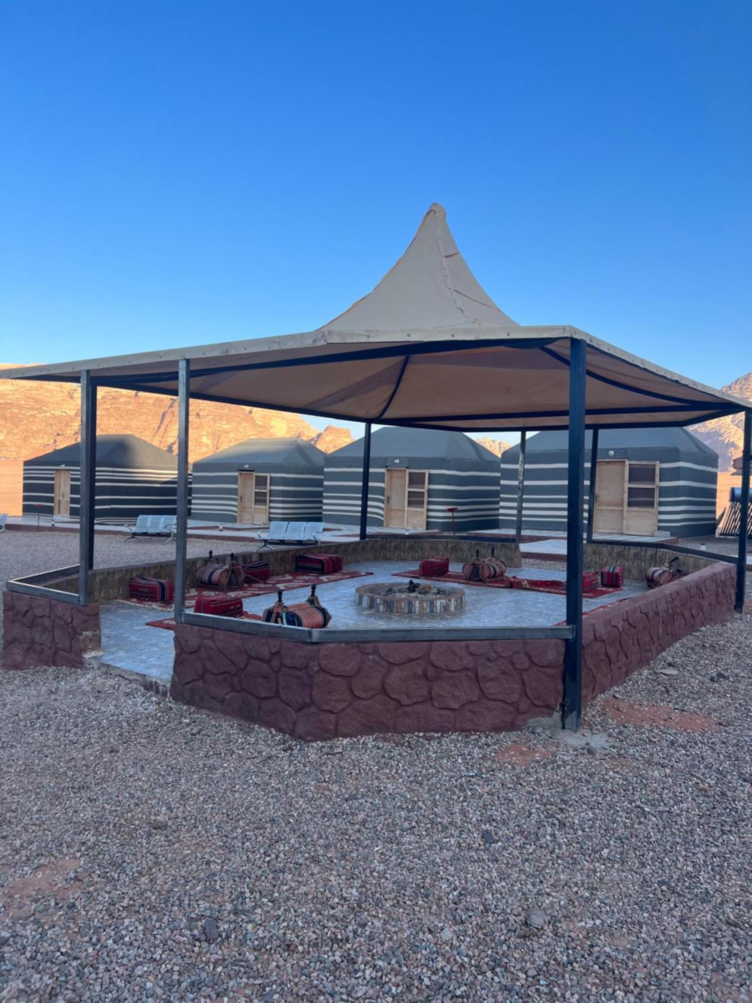 Rum Island Luxury Camp & Bubbles Hotel Wadi Rum Exteriör bild