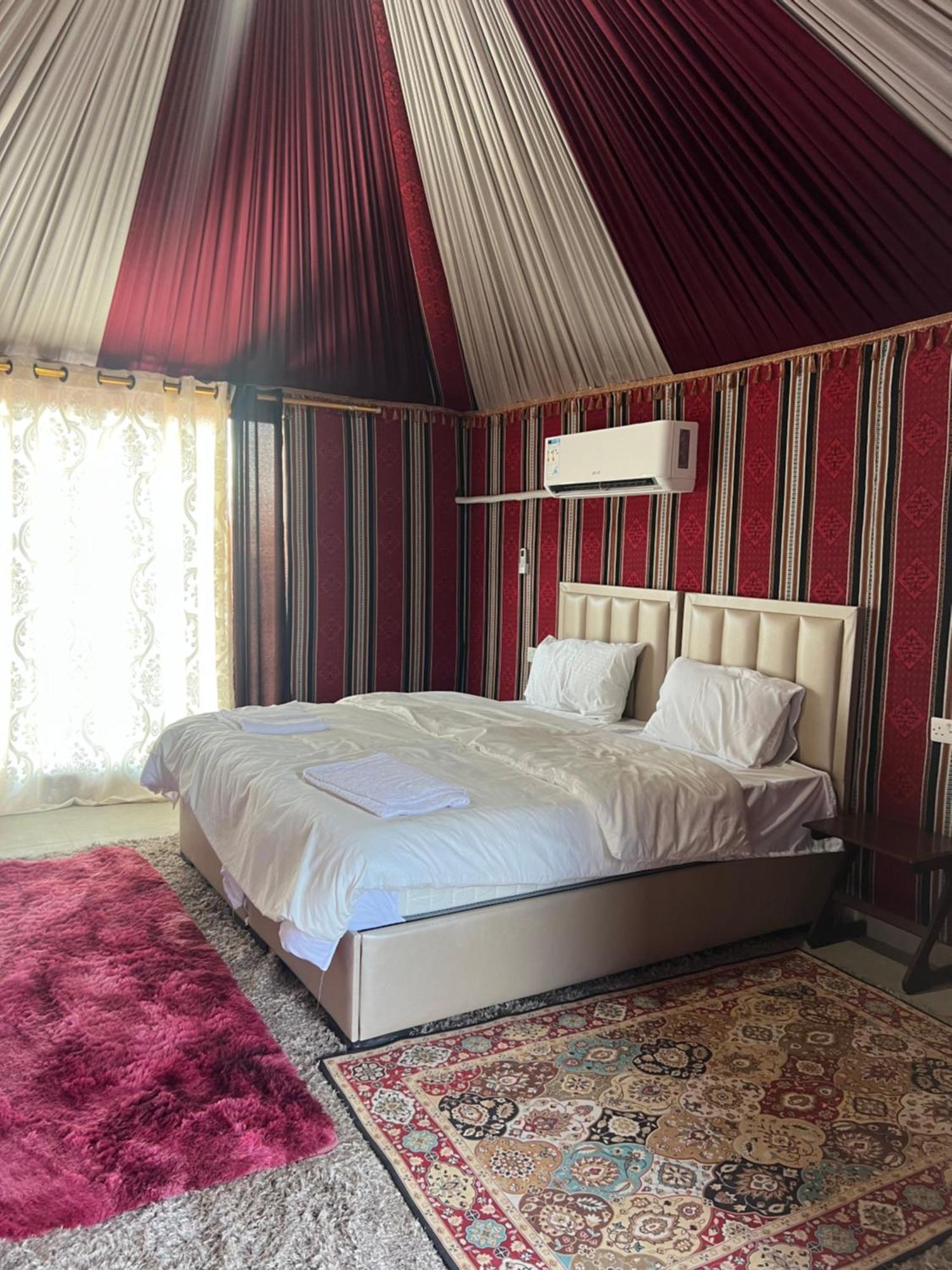 Rum Island Luxury Camp & Bubbles Hotel Wadi Rum Exteriör bild