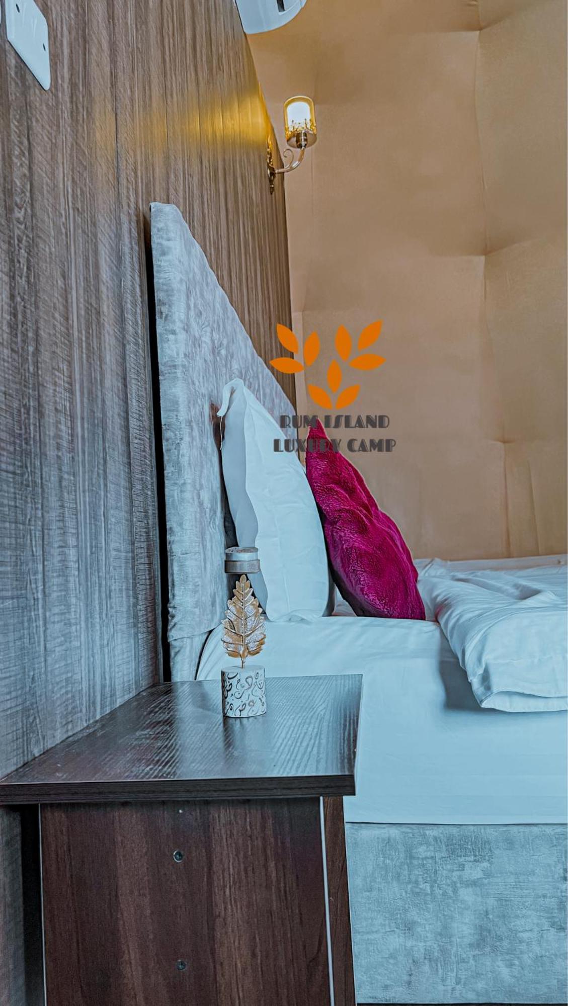 Rum Island Luxury Camp & Bubbles Hotel Wadi Rum Exteriör bild