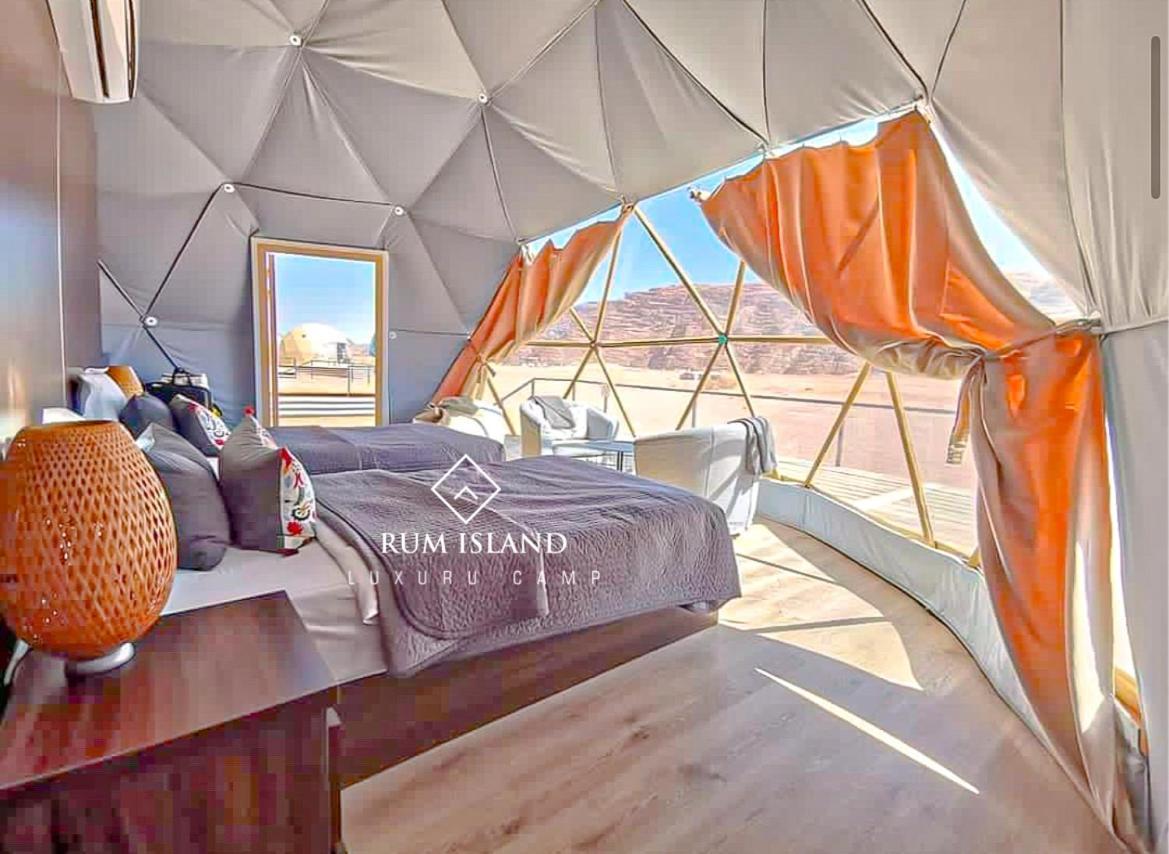 Rum Island Luxury Camp & Bubbles Hotel Wadi Rum Exteriör bild